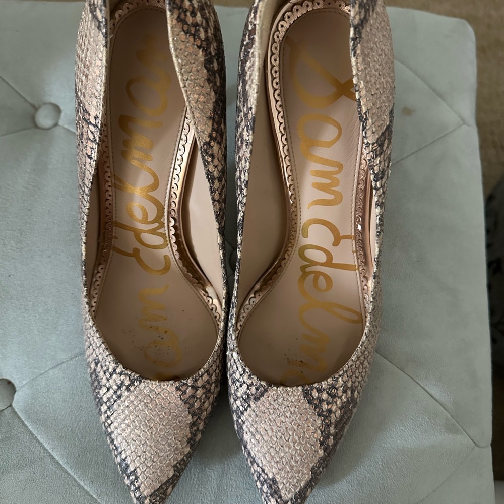 Sam Edelman Cream and Black Heels Elegant Pointed Toe